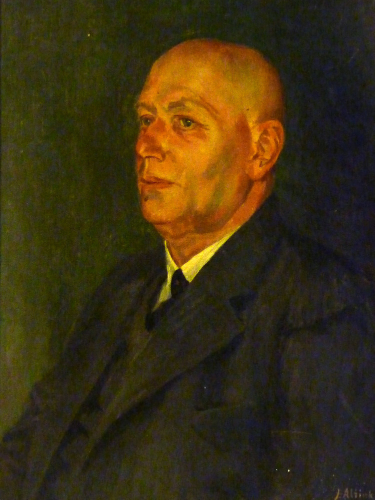 Portret van E.F.W.. Brinkman , oud directeur Instituut Hommes te Hoogezand , daarvoor hoofd school Trips Compagnie.Publicist en schrijver van het boek Muntendam en de Muntendammers. Geschilderd door Jan Altink, z.d.